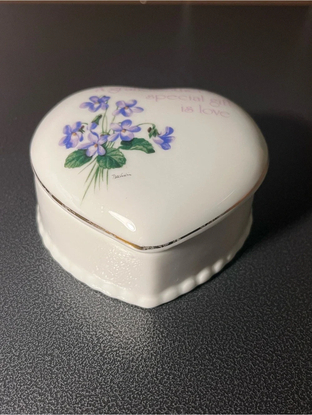 1980’s Designers Collection Grandmother Trinket Keepsake Heart Box w/ Lid